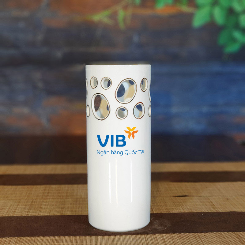 Giới thiệu Lọ hoa sứ trắng Bát Tràng dáng cốc in logo VIB