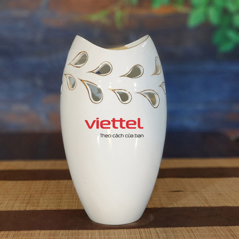 Giới thiệu Lọ hoa sứ trắng Bát Tràng in logo Viettel